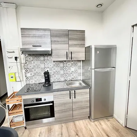 Rome - Proche De La Cathedrale De Реймс